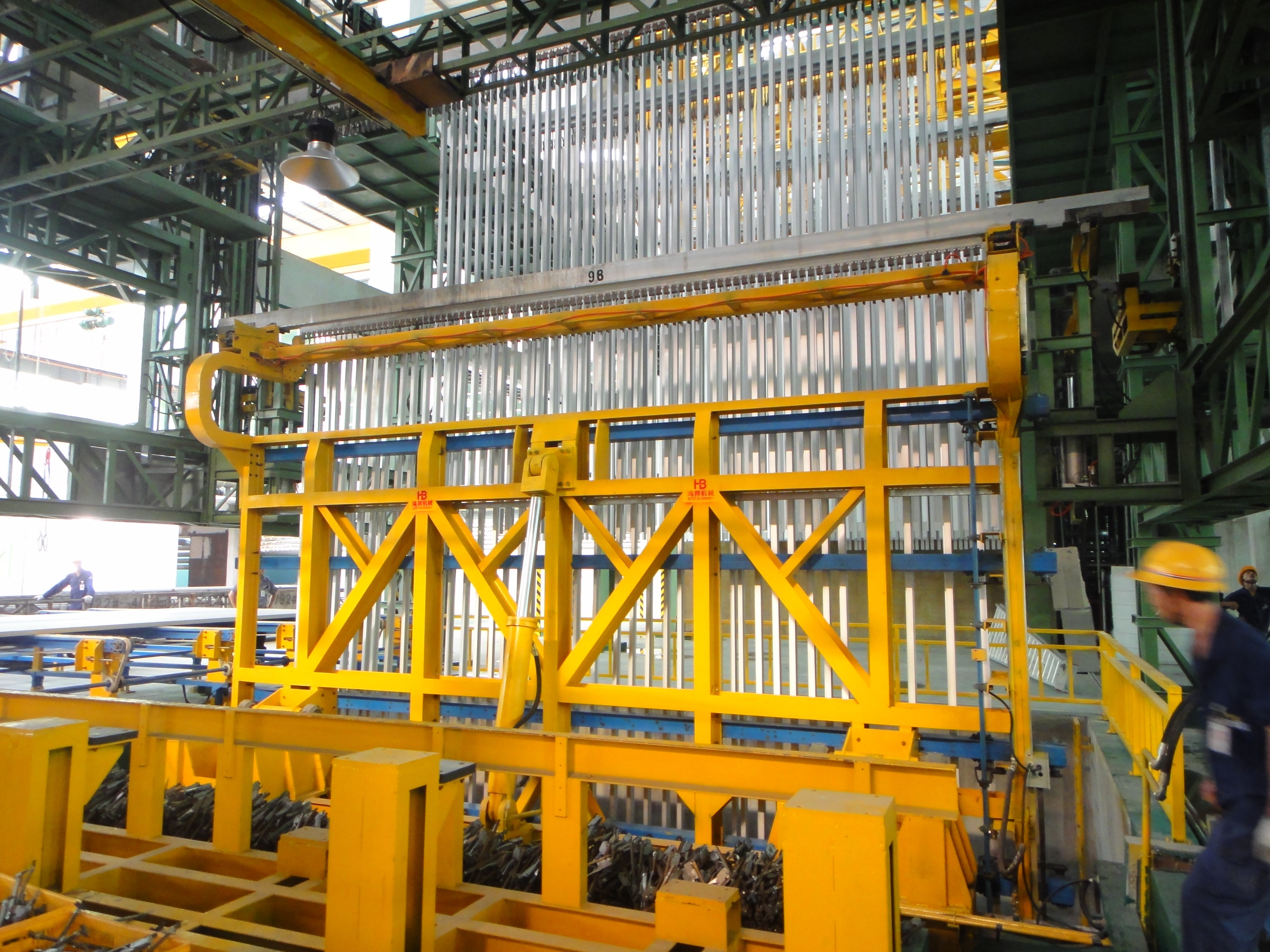 2012年投產的氧化電泳生產線